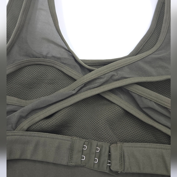 Offline x Aerie | Olive Green Mesh Back Sports Bra Size Medium - Picture 4 of 6